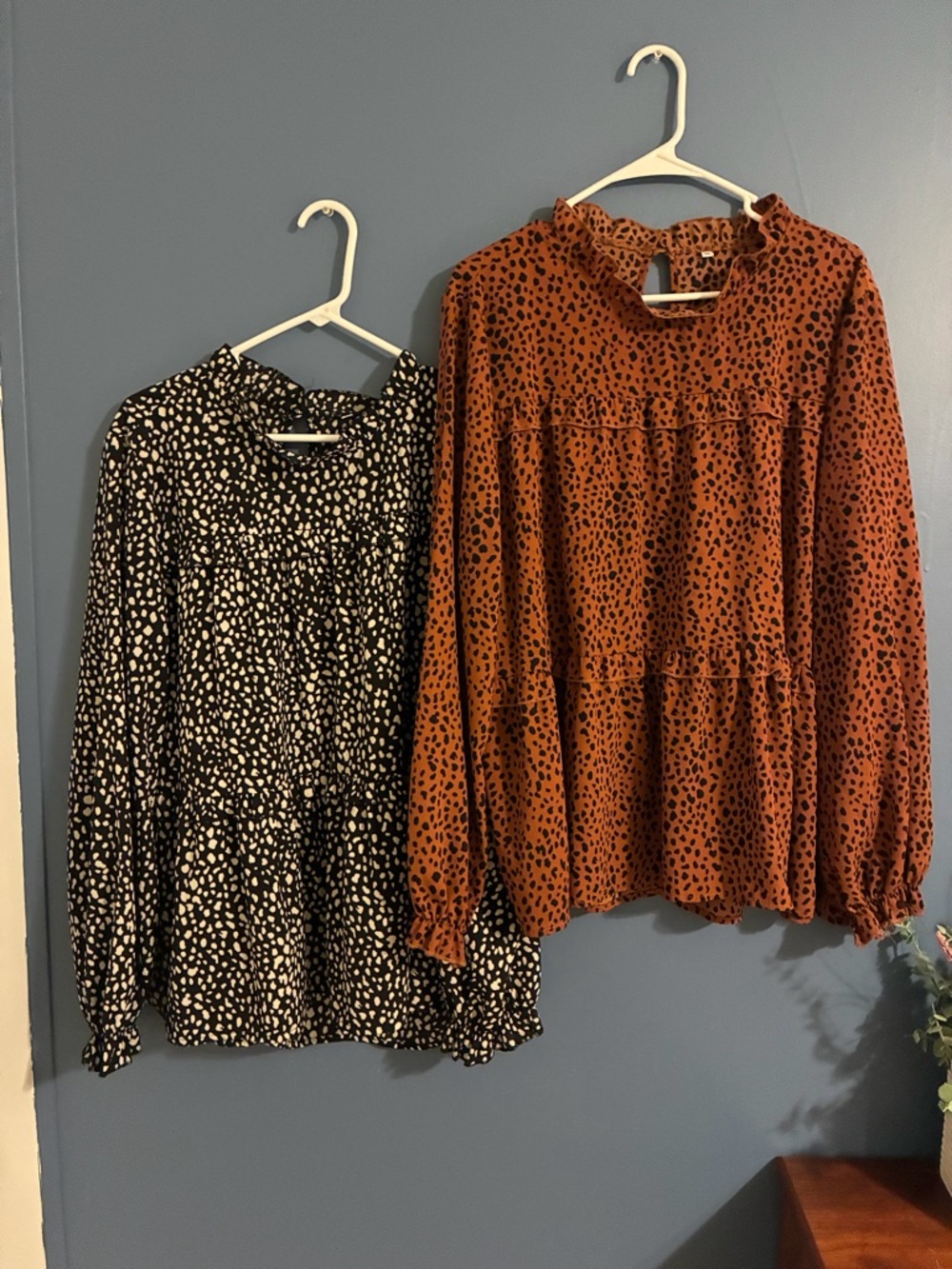 🖤🧡2 Dotted Tops🧡🖤